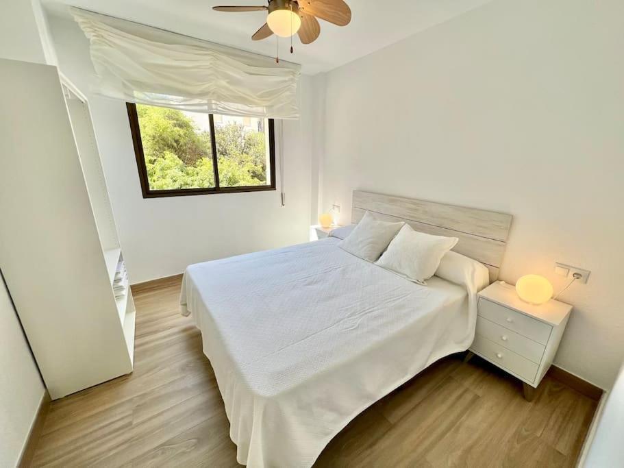 La Caleta Sea Views And Pool Apartment Ла Херадура Екстериор снимка